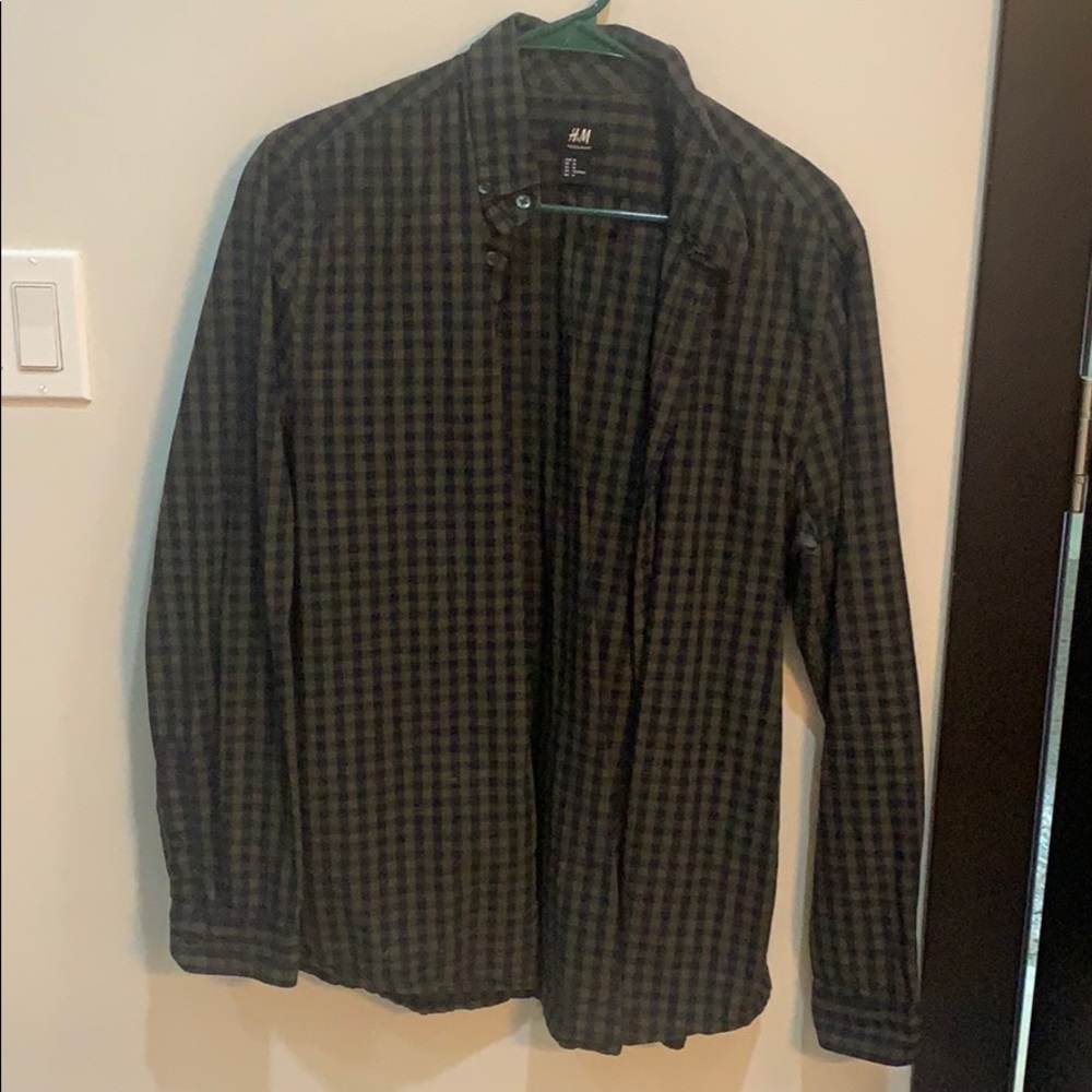 Long sleeve buttoned down shirt